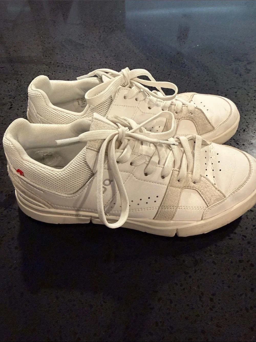 On Running Men's Cloud Roger in Off-White and Cream